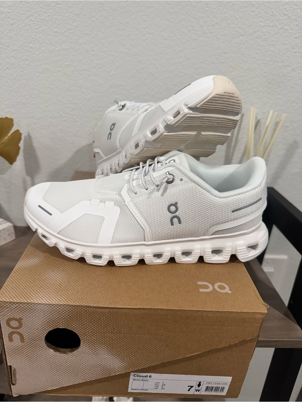 On Running Cloud 6 Sneakers in White - Picture 3 of 5